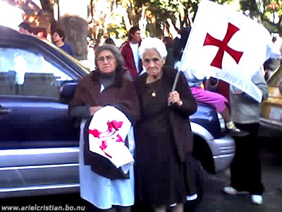 Ancianas en la marcha